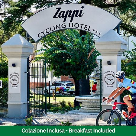 Zappi Cycling Hotel Ріоло-Терме Екстер'єр фото
