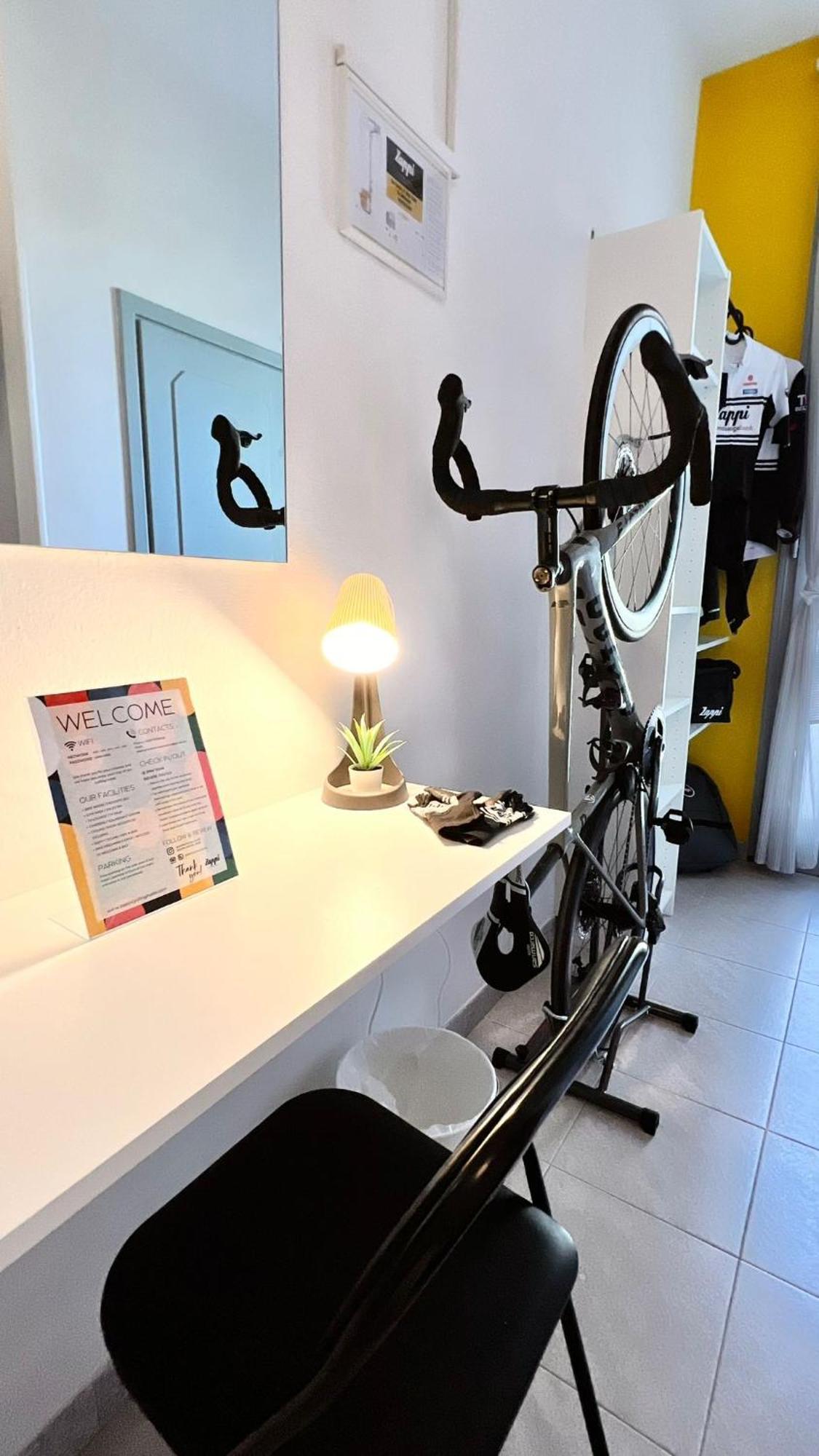 Zappi Cycling Hotel Ріоло-Терме Екстер'єр фото